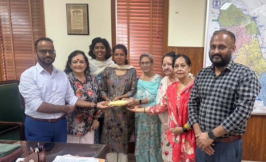 Red Cross Hospital Welfare Section donates Rs 80,000 for flood victims.
